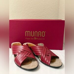 Munro Burgundy/ Red Leather Slide Sandal Crisscross Woven Vamp Contoured Footbed